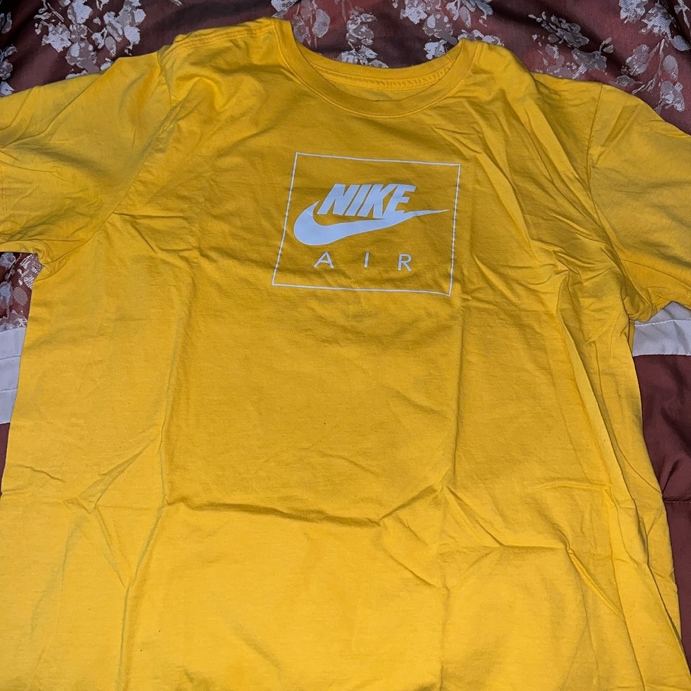 NIKE XL athletic cut “The Nike Tee”